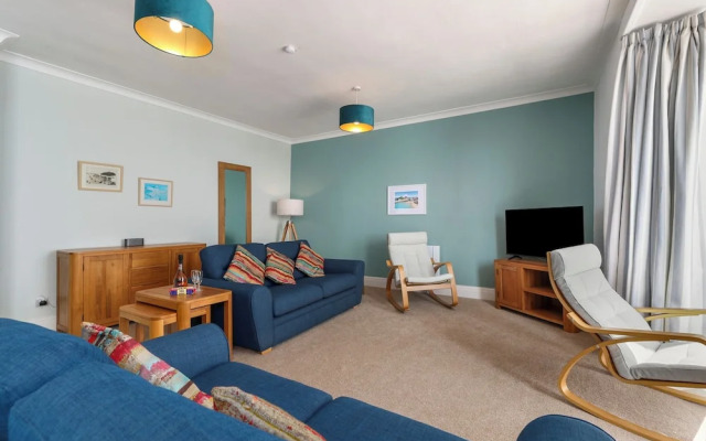 5 Paragon Court - Sea Front Apartment