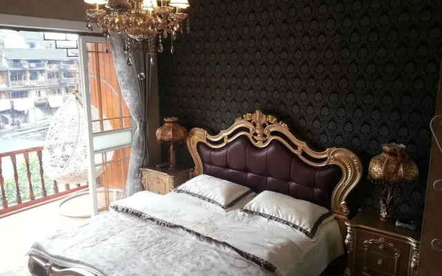 Fenghuang Yihao Apartment