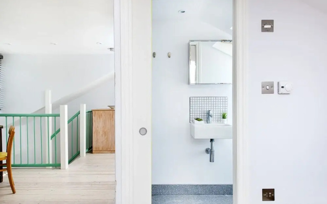 Stylish & Bright 2BR Flat in The Heart of Dalston
