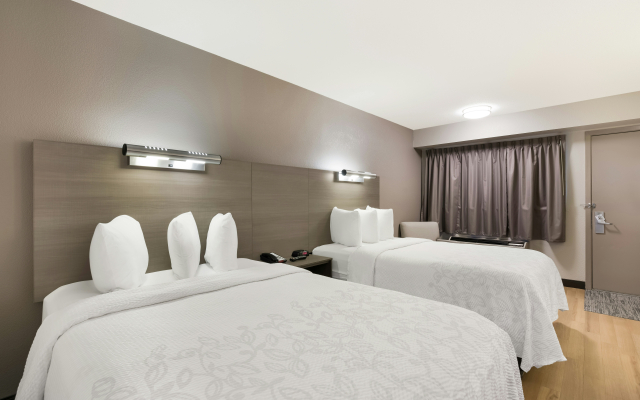 Red Roof Inn PLUS+ Chicago - Naperville