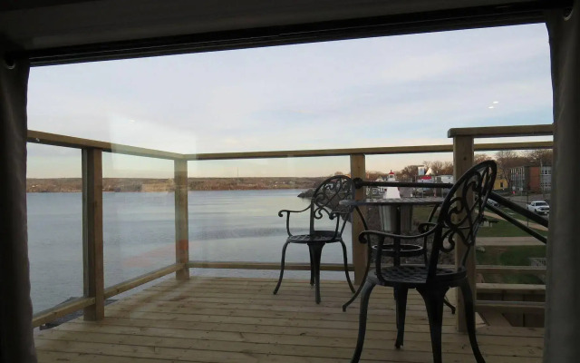 Fundy Complex Dockside Suites