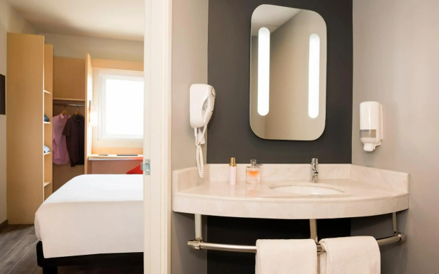 ibis Irapuato