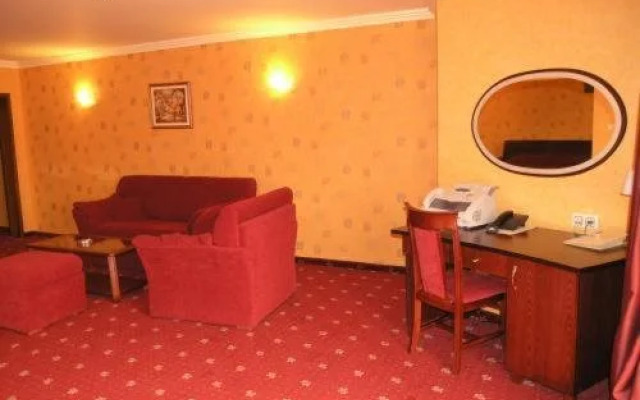 Troyan Plaza Hotel