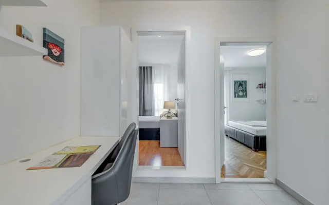Modern apartment Marija with the balcony and the sea view