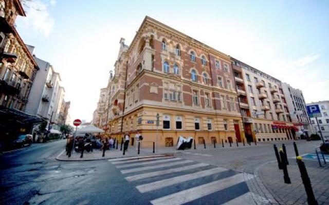 Emka Hostel Варшава вид на фасад