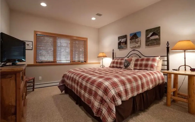 Evergreen Townhome #1