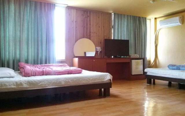 Hotel The Grang Seogwipo