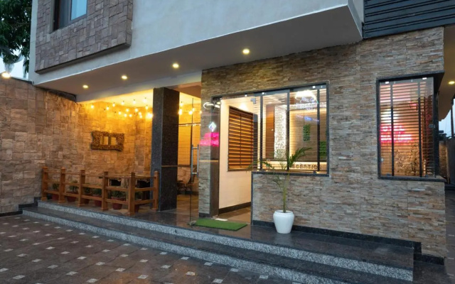 Hotel Gems Inn