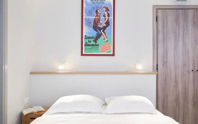 Enjoy Athens from a funky studio near Acropolis!