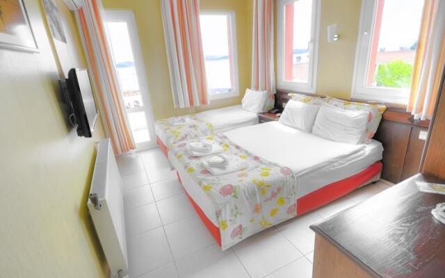 Ezer Hotel вид на фасад