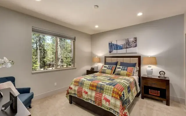 Grandview Manor