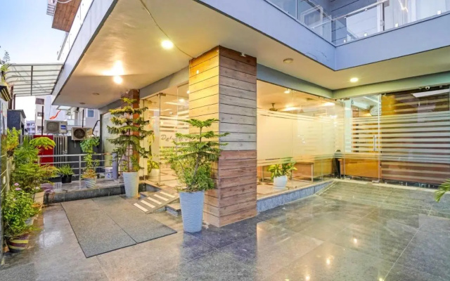 Niketan Medanta Service Apartment