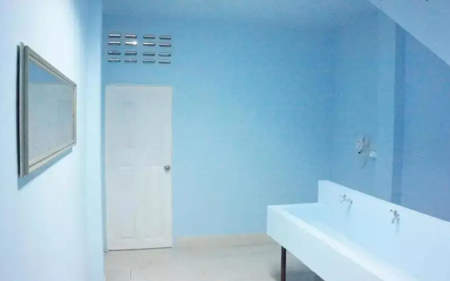 Blue House Hua Lamphong - Hostel