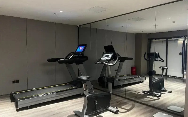 Ji Hotel Qingshan Lake Hongdu North Avenue