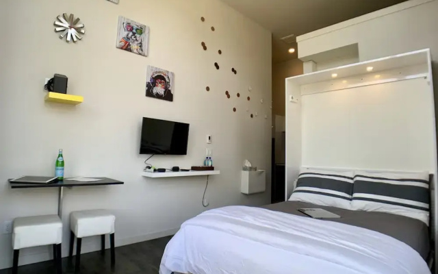 Lofty Studio Prime Cap Hill Area Mins to Downtown