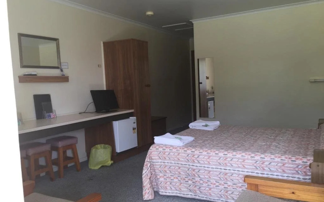 Koorawatha Homestead Motel