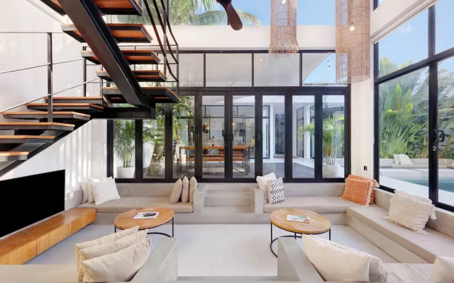 Baliwood Residence Villas by BREIG