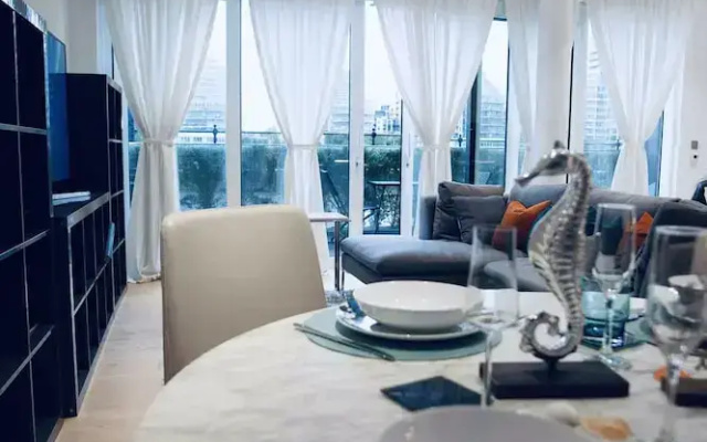 Thames Riverside Apartment in London