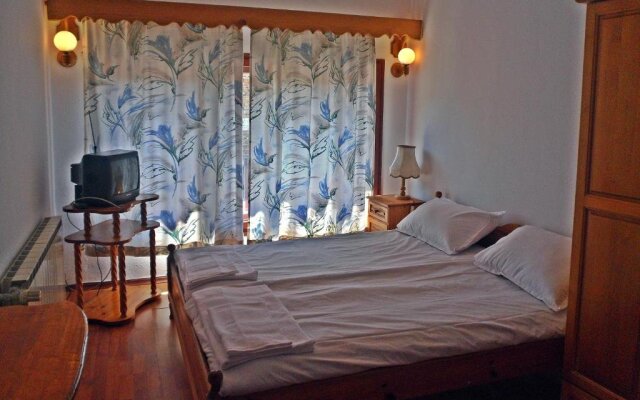 Отель Phoenix Family Hotel Болгария, Чепеларе - отзывы, цены и фото номеров - забронировать отель Phoenix Family Hotel онлайн комната для гостей