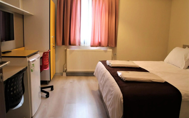 Moda Hotel