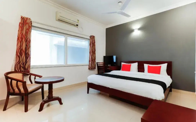 Makers Hotel by OYO Rooms