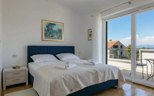 Villa on Brac Island Near Beach & Pool