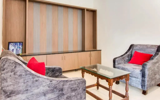OYO Flagship Hotel GV Residency