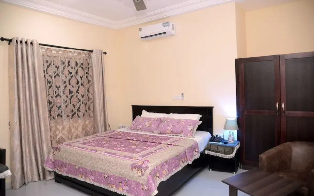 Target Hill Hotel