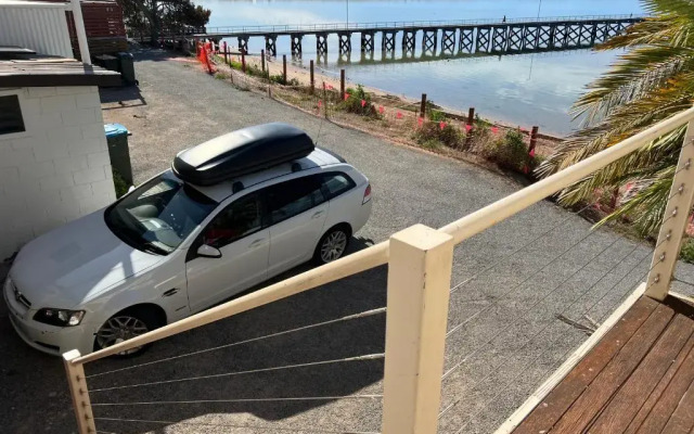 Beachside & Jetty View Apartment 7 - Sea Eagle Nest Apartment
