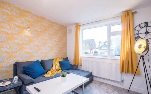 Michaelmas, Coventry - 2 Bed House Apartment
