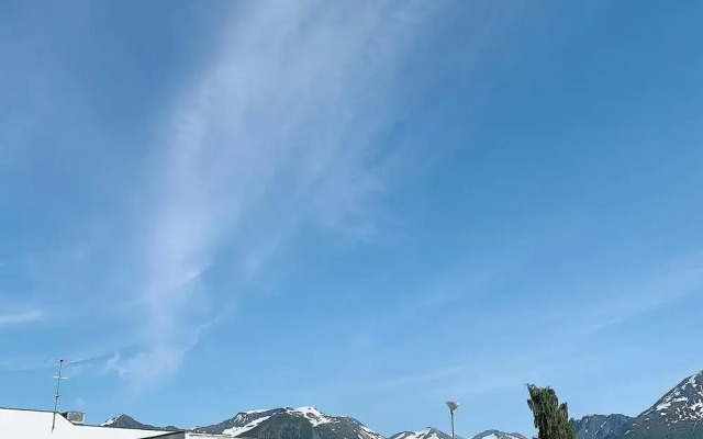 Isfjorden Turisthotell & motell