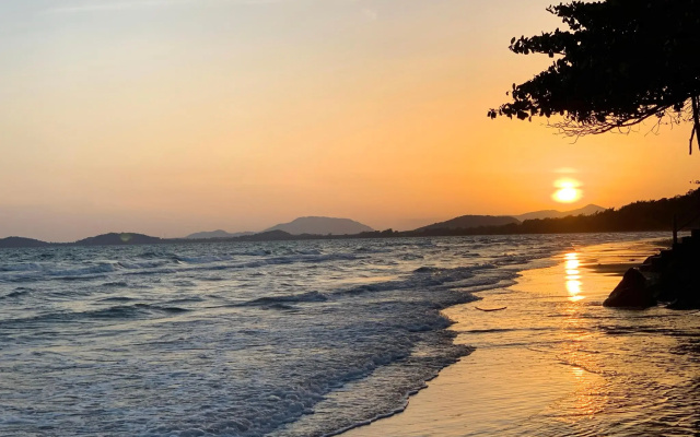 Gorgeous Sunset View @ Mae Phim Beachfront Condo