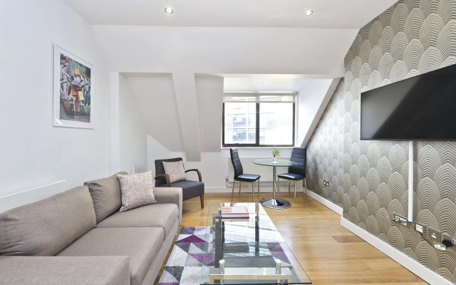Red Lion Court by City2Stay