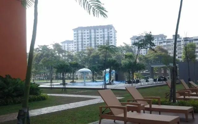 Greenlane Luxury Condominium