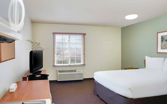 WoodSpring Suites Cincinnati Fairfield