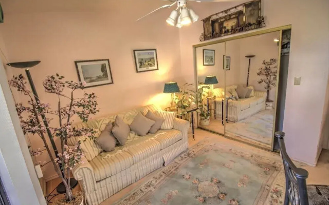 The Campeche Town House 2 Bedroom Townhouse by RedAwning