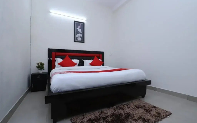 OYO 29871 Noida Dreamz 2