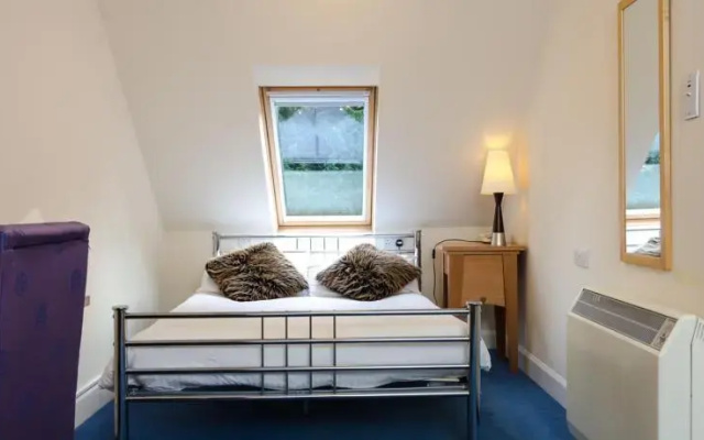 Edinburgh Lodges