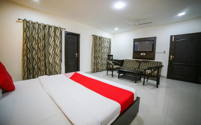 Capital O 35555 Hotel Prateek Plaza