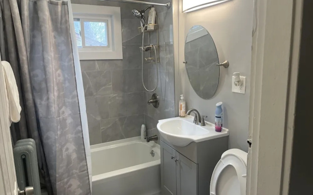 Newly Renovated 2 floor Getaway