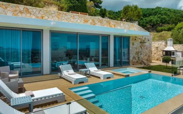 Pietra Cave Suite With Private Pool