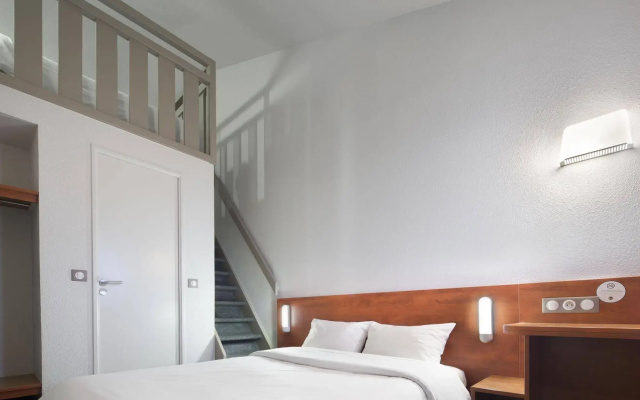 B&B HOTEL CHARTRES Le Forum (1)