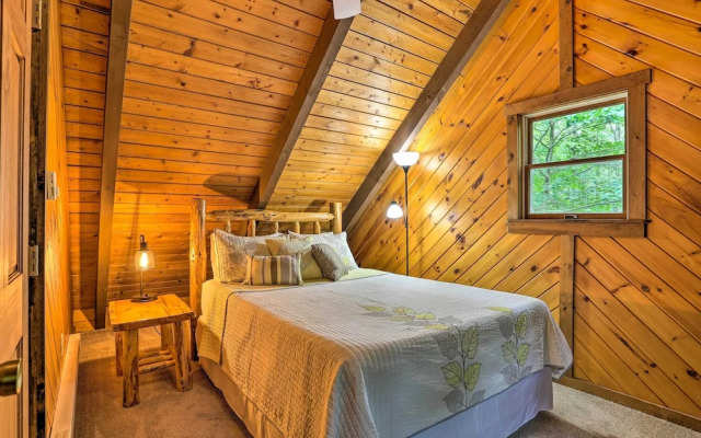 Pocono Log Cabin: Fireplace, Fire Pits & Amenities