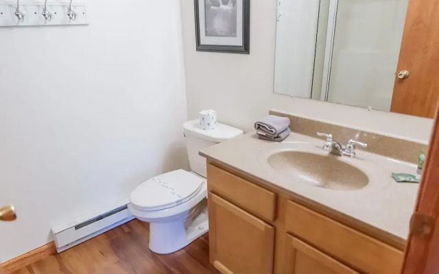 Boulder Field Lodge ~ HOT TUB ~ Free Linens