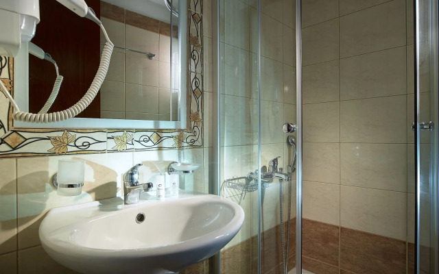Coral Hotel - Hotelia Hospitality Group