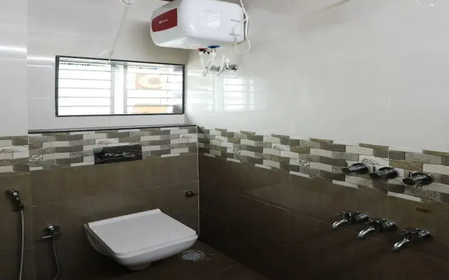 Guru Comforts By OYO Rooms