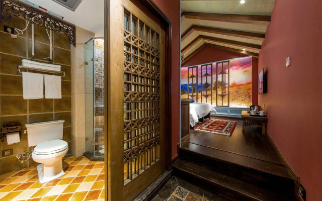 Shangri La Royal Boutique Inn
