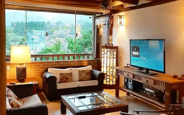 Gidu House