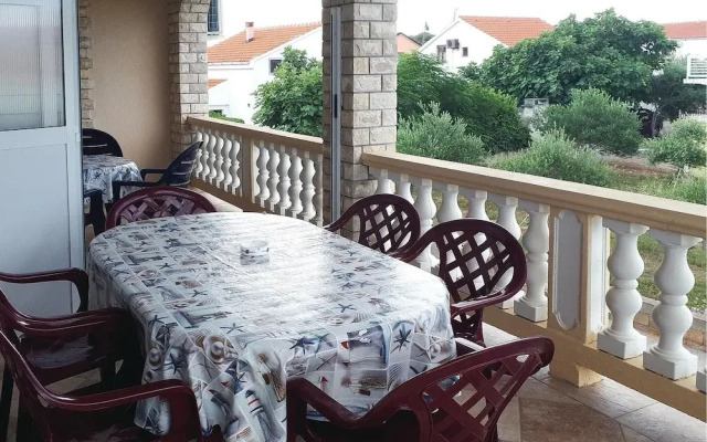Beautiful Apartment in Vir With 1 Bedrooms and Wifi
