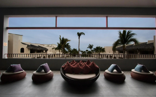 Grand Decameron Los Cabos, A Trademark All Inclusive Resort